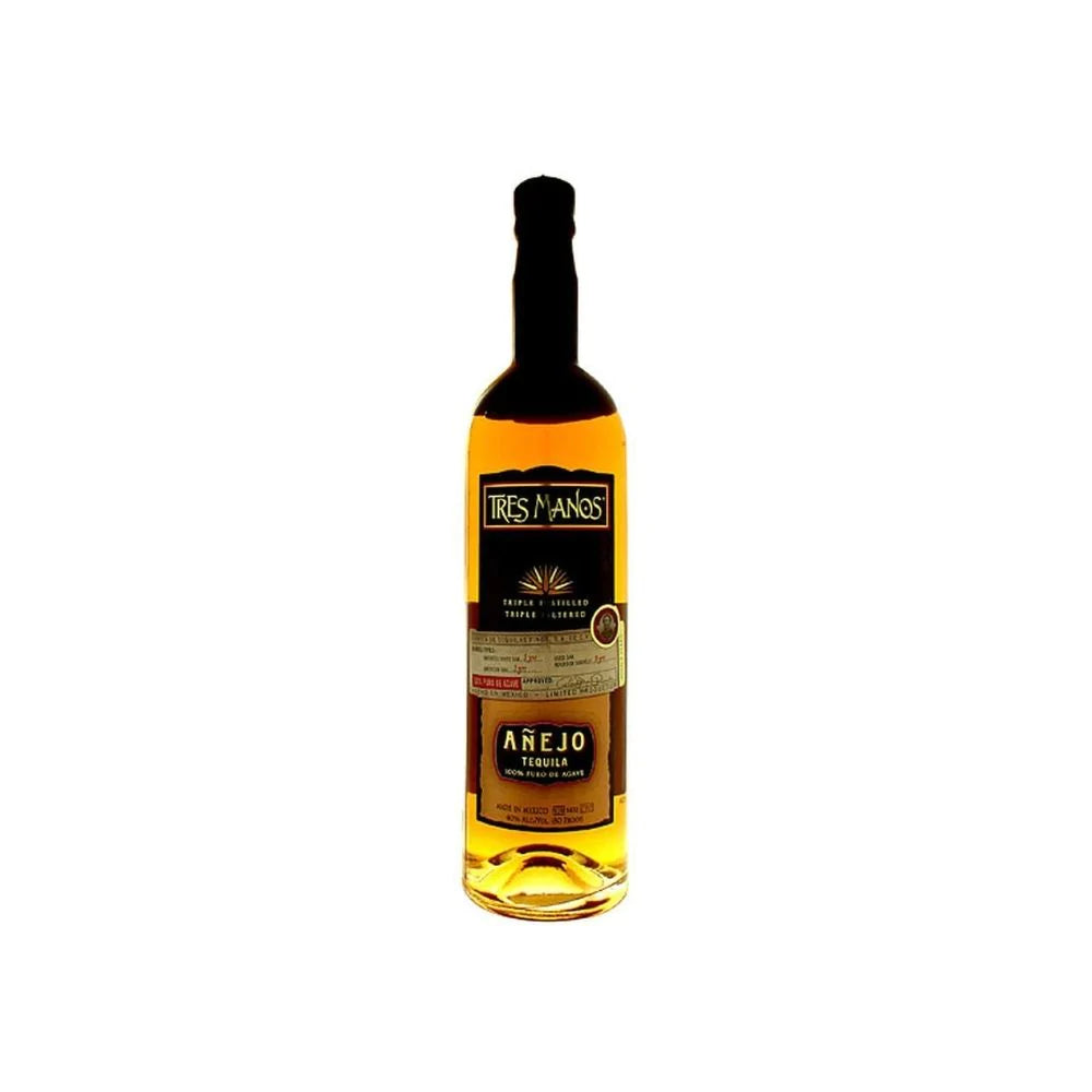 Tres Manos Añejos Tequila bottle