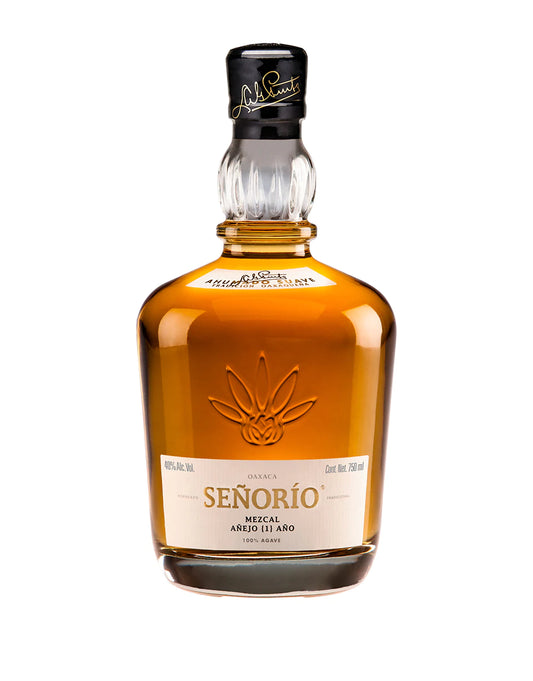 Señorio Mezcal Añejo bottle